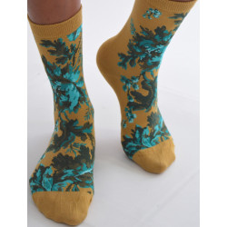 Chaussettes-les-petits-caprices-moutarde-fleuris-de-turquoise-3-quart