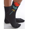 Chaussettes-les-petits-caprices-noires-tulipes-rouges-profil