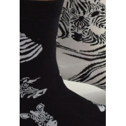 Chaussettes-les-petits-caprices-asymétriques-zébres-mixte-détail
