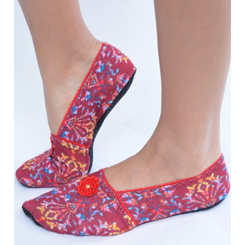 Chaussons-polaire-imprimé-les-petits-caprices-Palizzino-rouge Chaussons-polaire-imprimé-les-petits-caprices-Palizzino-rouge