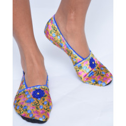 Chausson-velours-imprimé-les-petits-caprices-Violetta-dark-bleu-en-vrai-avant