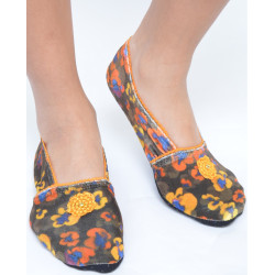 Chaussons-velours-imprimé-les-petits-caprices-papavero-yellow-profil
