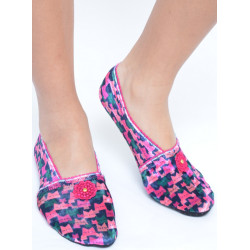 Chausson-velours-imprimé-les-petits-caprices-minou-catou-profil